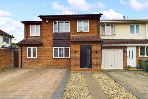 3 bedroom house to rent, Cranford Avenue, Staines-Upon-Thames