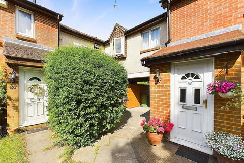 3 bedroom house for sale, Shaw Drive, Walton-On-Thames