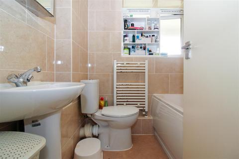 1 bedroom flat for sale, Newton Road, London