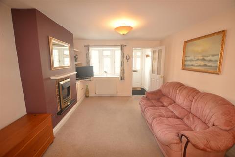 2 bedroom terraced house for sale, New Road, Croxley Green