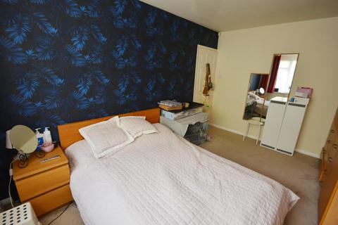 10 Gulliver Close, Northolt, UB5 5QB