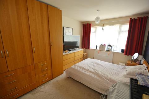 10 Gulliver Close, Northolt, UB5 5QB