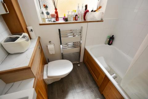 10 Gulliver Close, Northolt, UB5 5QB