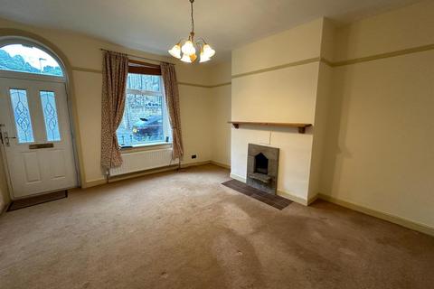 2 bedroom terraced house to rent, East Parade, Steeton