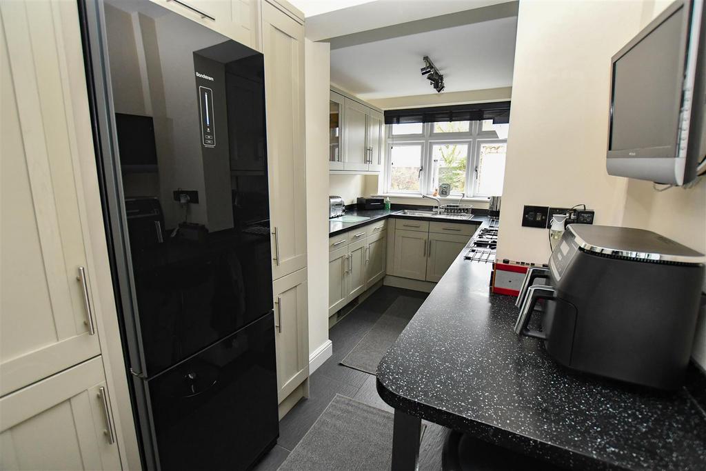 Kitchen .jpg