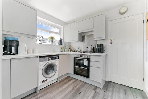 31b Rosebery Road, Epsom, KT18 6AF
