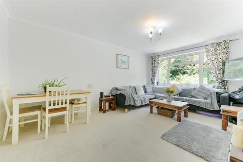 31b Rosebery Road, Epsom, KT18 6AF