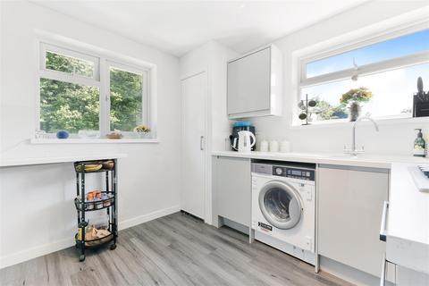 31b Rosebery Road, Epsom, KT18 6AF