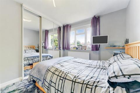 31b Rosebery Road, Epsom, KT18 6AF