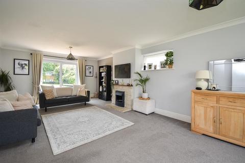 4 bedroom detached house for sale, Denehurst Gardens, Hastings