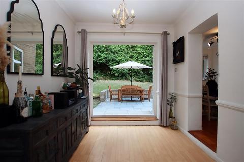 20 Woolmer Close, Borehamwood, WD6 5JZ