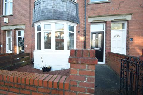 2 bedroom flat to rent, Balmoral Gardens, North Shields