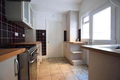 2 bedroom flat to rent, Balmoral Gardens, North Shields