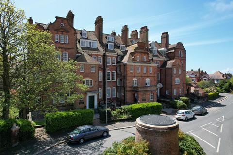 3 bedroom flat for sale, Pevensey Road, St. Leonards-On-Sea