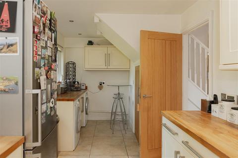 4 bedroom detached house for sale, New House Lane, Redhill