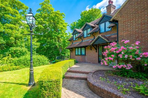 4 bedroom detached house for sale, Stratford Road, Wootton Wawen Henley-In-Arden B95