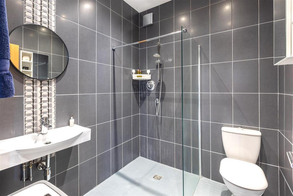 19 - Wet Room.jpg