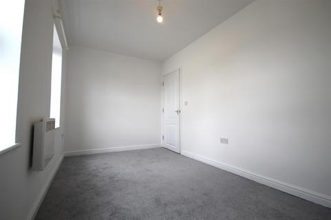 1 bedroom flat to rent, Raglan Court, Regent Street, GL1 4UB