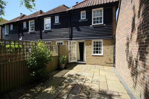 2 bedroom end of terrace house to rent, Stour Court, Sandwich