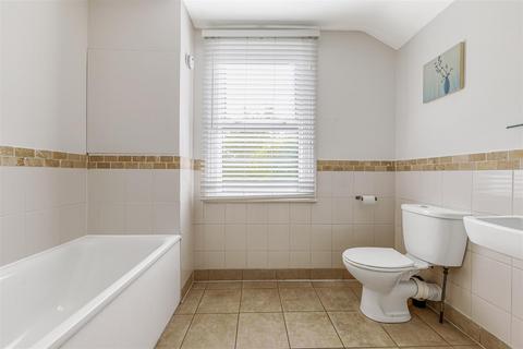 5 Junction Road, London, W5 4XP