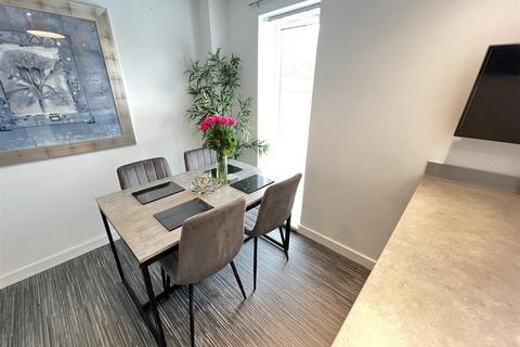 18 Barleyfield, Wirral, CH61 5AA