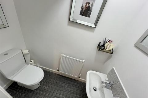 18 Barleyfield, Wirral, CH61 5AA