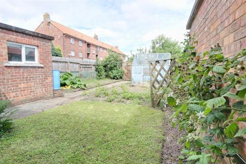 3 bedroom terraced house for sale, Queens Road, Beverley