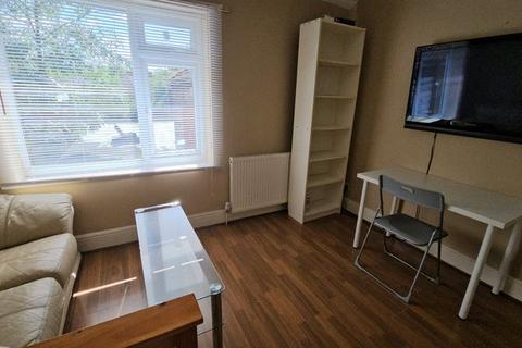 2 bedroom house of multiple occupation to rent, Mauldeth Road (Bedrooms, Shared flat), Manchester M14