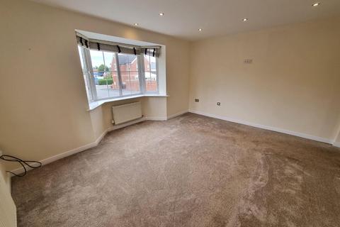 3 bedroom detached house to rent, Salestune Mews, Selston NG16