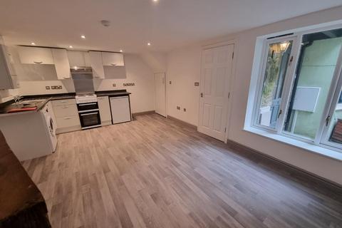 2 bedroom terraced house to rent, Market Place, Wirksworth DE4