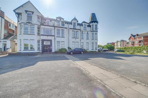 3 bedroom apartment for sale, Promenade, Southport PR9