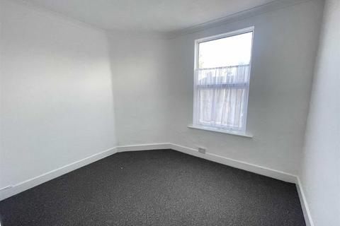 2 bedroom flat to rent, Francis Road, Leyton