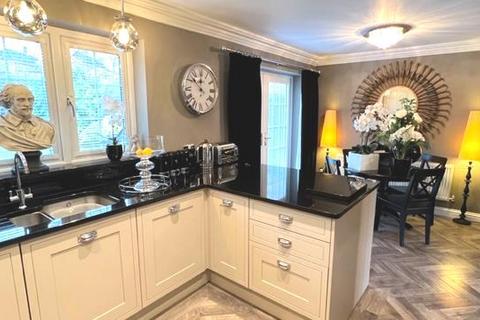 35 Bradgate Drive, Sutton Coldfield, B74 4XG