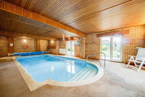 undefined, Hesketh Manor, Southport PR9