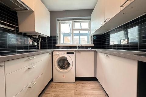 14 Bramble End, Northampton, NN4 9YD