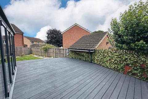 14 Bramble End, Northampton, NN4 9YD