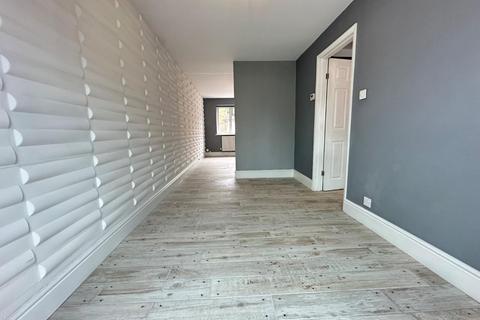 14 Bramble End, Northampton, NN4 9YD