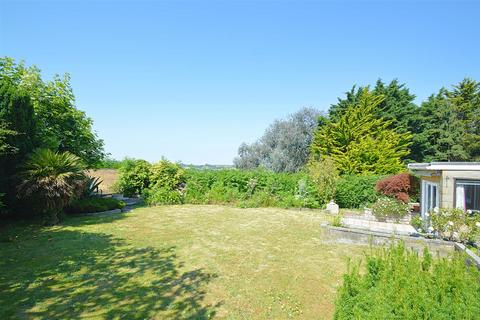 3 bedroom detached bungalow for sale, CHAIN FREE * SANDOWN