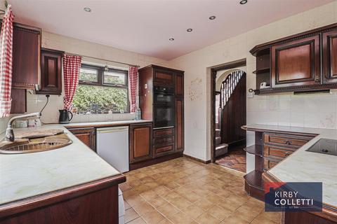 25 Orchard Square, Broxbourne, EN10 6JA