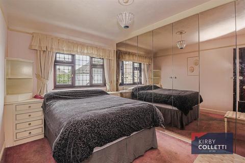 25 Orchard Square, Broxbourne, EN10 6JA