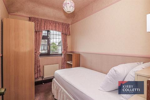 25 Orchard Square, Broxbourne, EN10 6JA