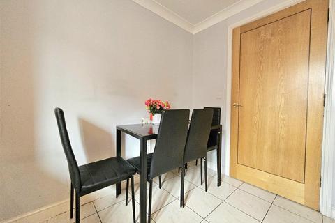 2 bedroom flat for sale, Barbuda Quay, Eastbourne BN23