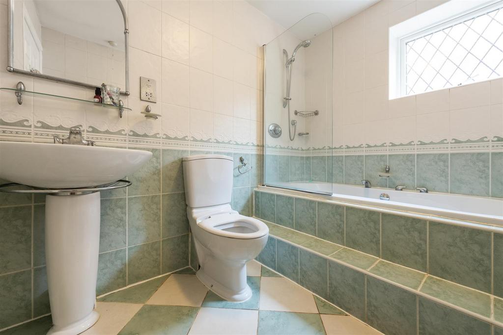 9 Besford Grove, Shirley, B90 4 YU 16.jpg