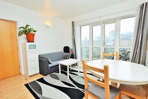 1 bedroom apartment to rent, Jetty Court, Old Bellgate Place, E14