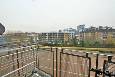 1 bedroom apartment to rent, Jetty Court, Old Bellgate Place, E14