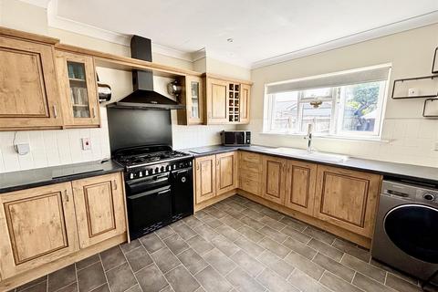 4 bedroom detached house for sale, Lulworth Avenue, Poole BH15