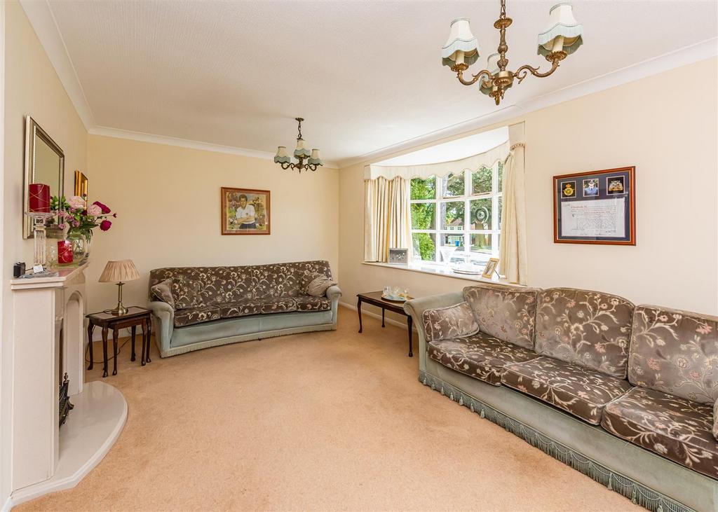 1 Fairfield Drive-Lounge.jpg