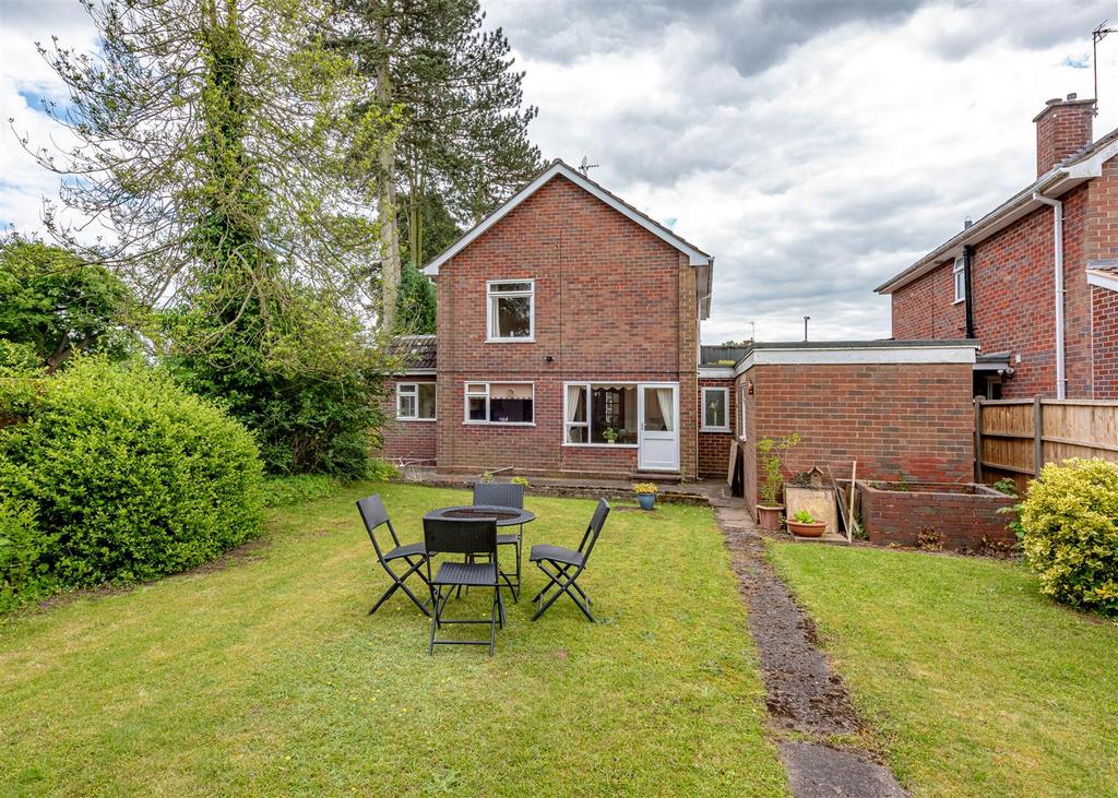 1 Fairfield Drive-Garden2.jpg
