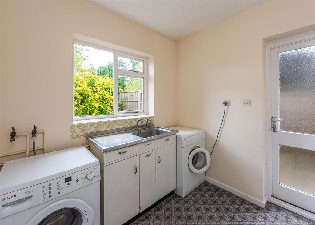 1 Fairfield Drive-Laundry.jpg
