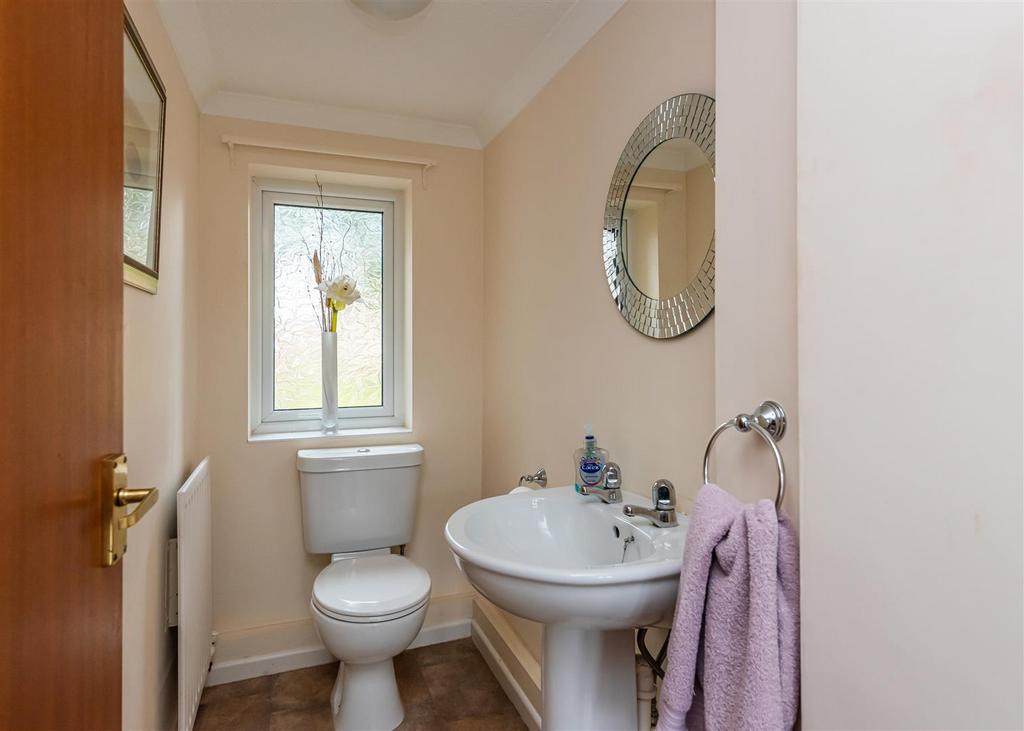 1 Fairfield Drive-Toilet.jpg